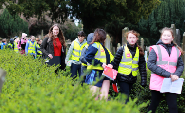 DCCCC website 800 x 540 Historian in Residence for Children Dervila Roche leads a school tour through Goldenbridge Cemetery