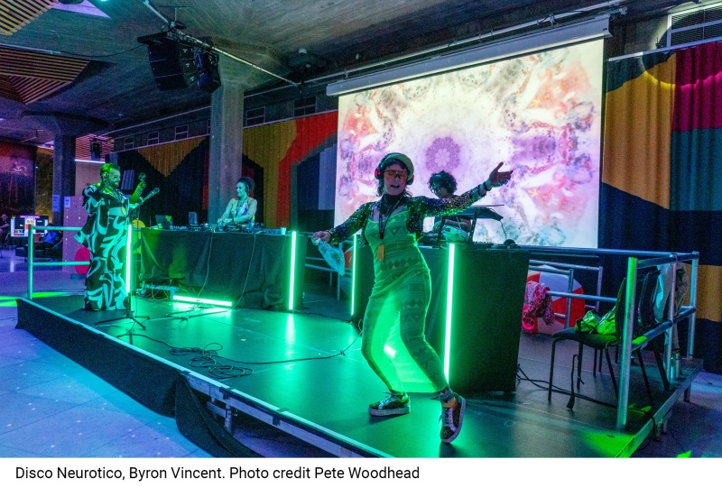 DDF2025 DISCO NEUROTICO with caption