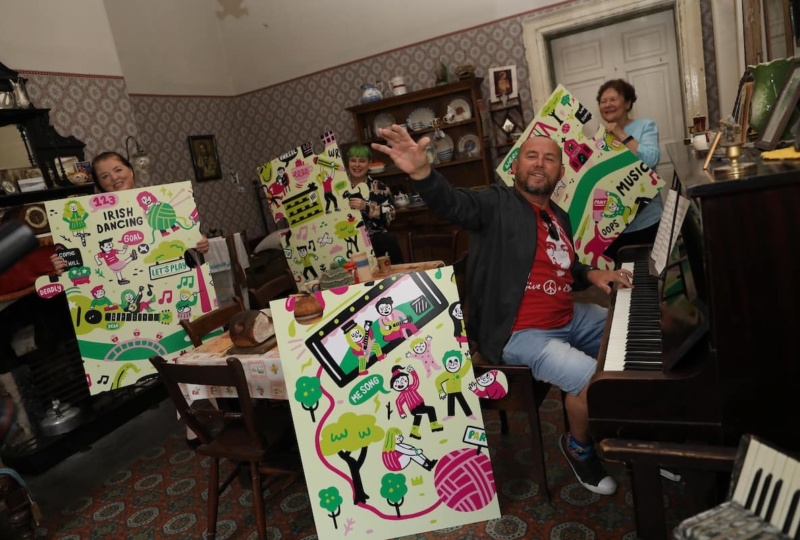 Group singing with the jigsaw