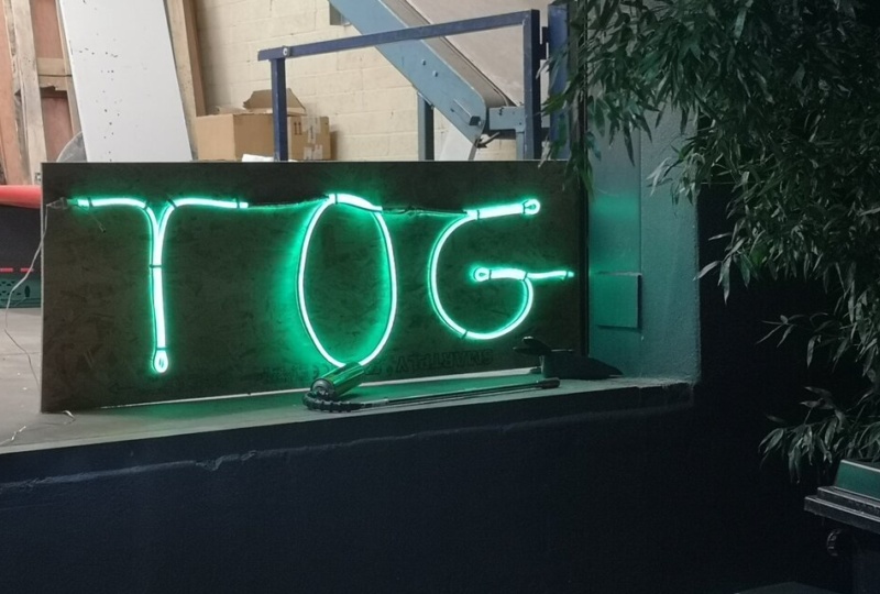 Neon Tog Sign