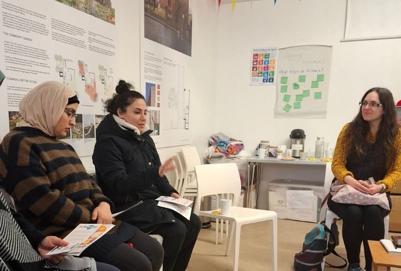 Tea and Chats members of Hill Street Family Resource Centre talk to Engagement Coordinator Hill Street FRC 2025 08 08 800x540